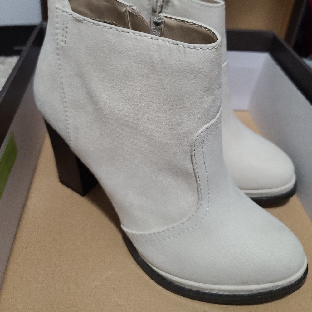 Leila Stone suede booties